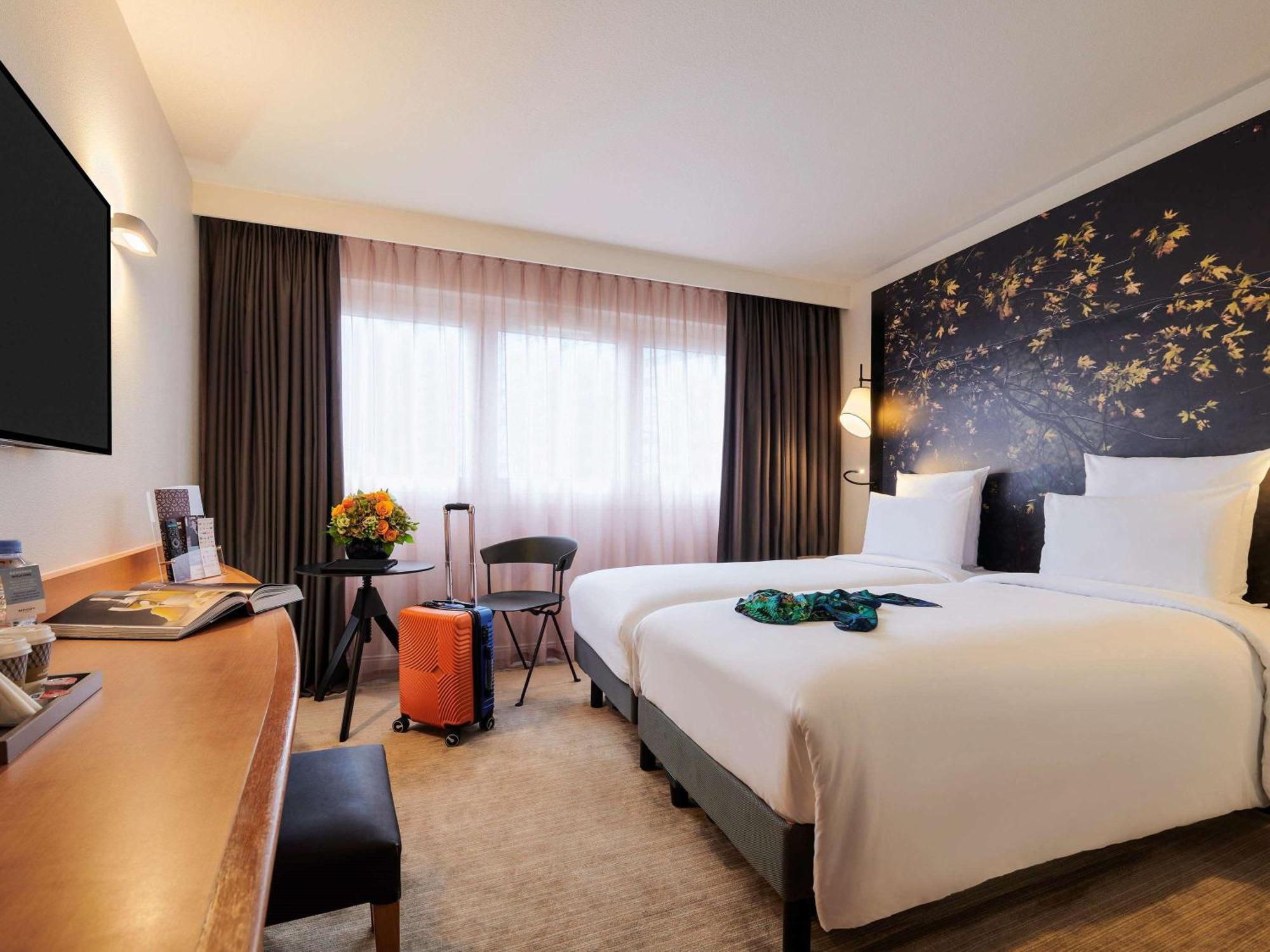 Mercure Paris La Defense Courbevoie Exterior photo