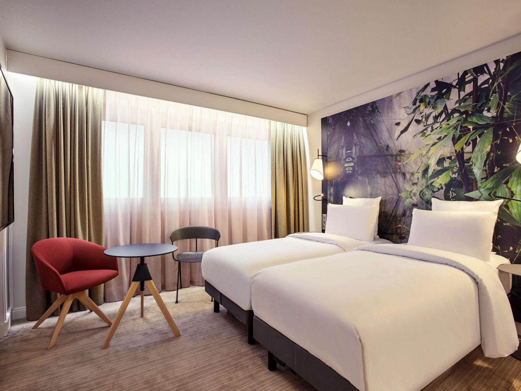Mercure Paris La Defense Courbevoie Exterior photo