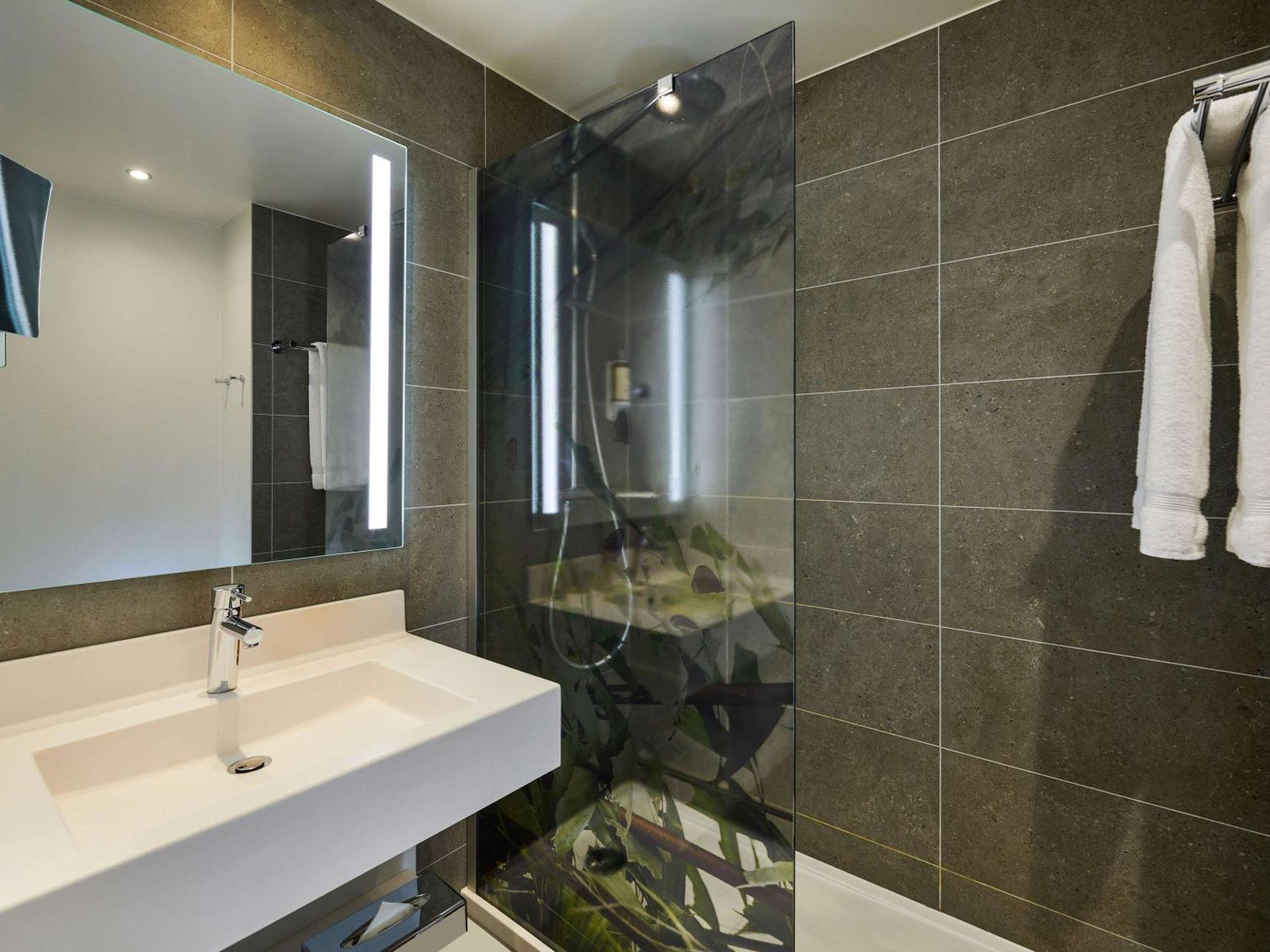 Mercure Paris La Defense Courbevoie Exterior photo